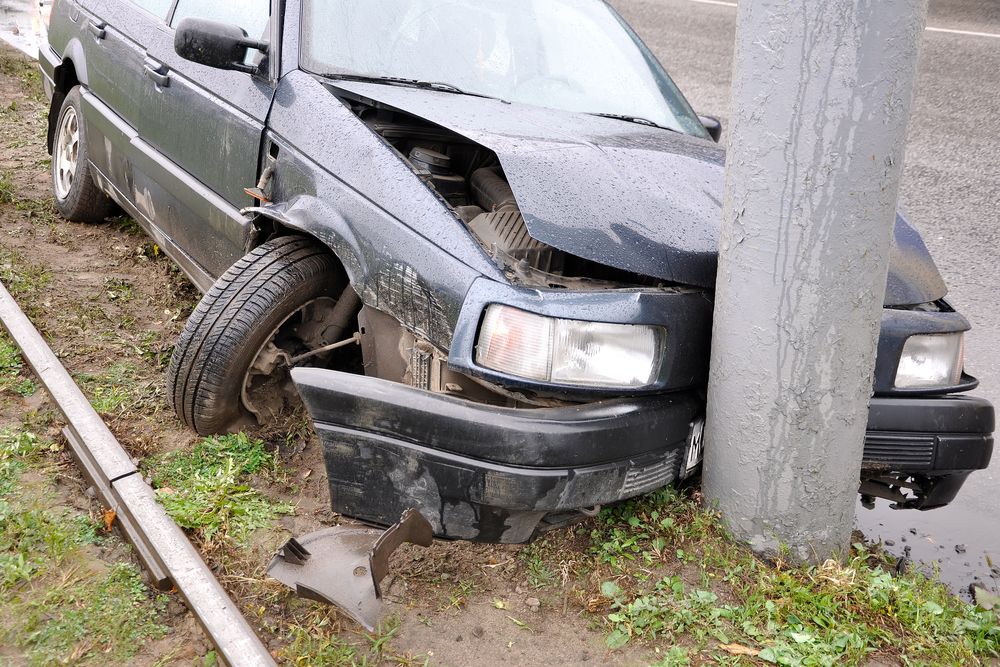 23-year-old-dies-single-car-accident